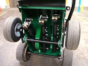  GROUNDSMAN 345 HD erősített kivitelű gyepszellőztető gyepszellőztető 3