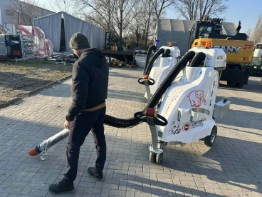 FIL AKKUMULÁTOROS HULLADÉKSZÍVÓ GÉP ÜZEMELÉS