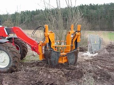 Optimal 1400 rakodóhoz, traktorhoz fakiemelő adapter 4